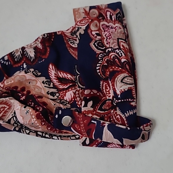 NWT Kim Roger's women's paisley print top in vibrant blue and red size 1X - Picture 5 of 9